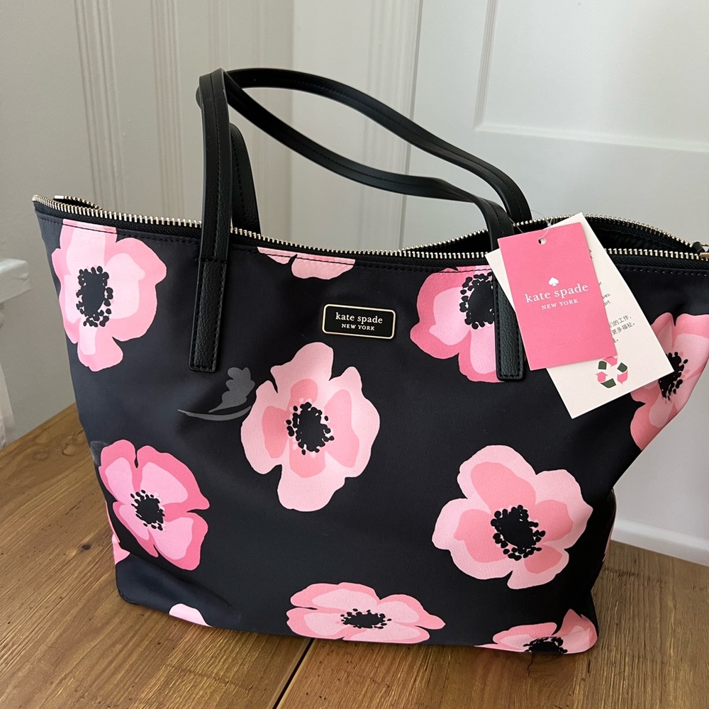 NWT Kate Spade Floating Poppies Purse